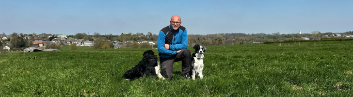 Thomas Petit, membre de Terres Vivantes, éleveur de bovins viandeux, de moutons et de chiens de troupeau